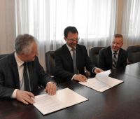 Podpisanie umowy między UMCS a Fabryką Kabli Elpar Sp. z...