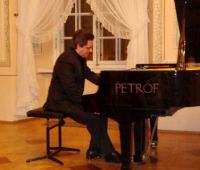 Concerto do pianista brasileiro Reginaldo Mordenti