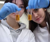 „Doświadczenia chemiczne dla maturzystów – chemia...