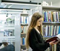 Studencie, korzystaj z biblioteki