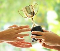 Prof. dr hab. Jurij Kozicki otrzymuje tytuł doktora...