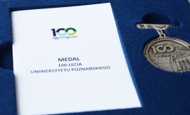 Naukowcy WPiD uhonorowani Medalami 100-lecia Uniwersytetu...