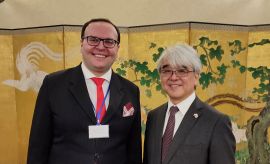 Doktorant na przyjęciu u Ambasadora Japonii