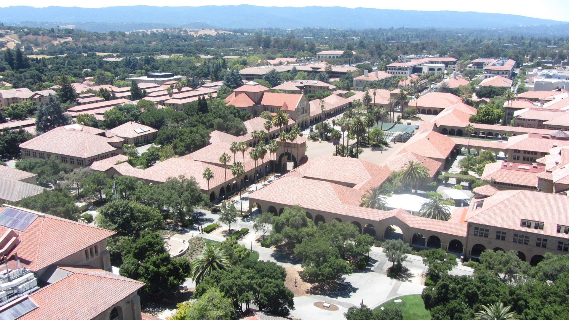 Widok na Kampus Uniwersytetu Stanforda.JPG