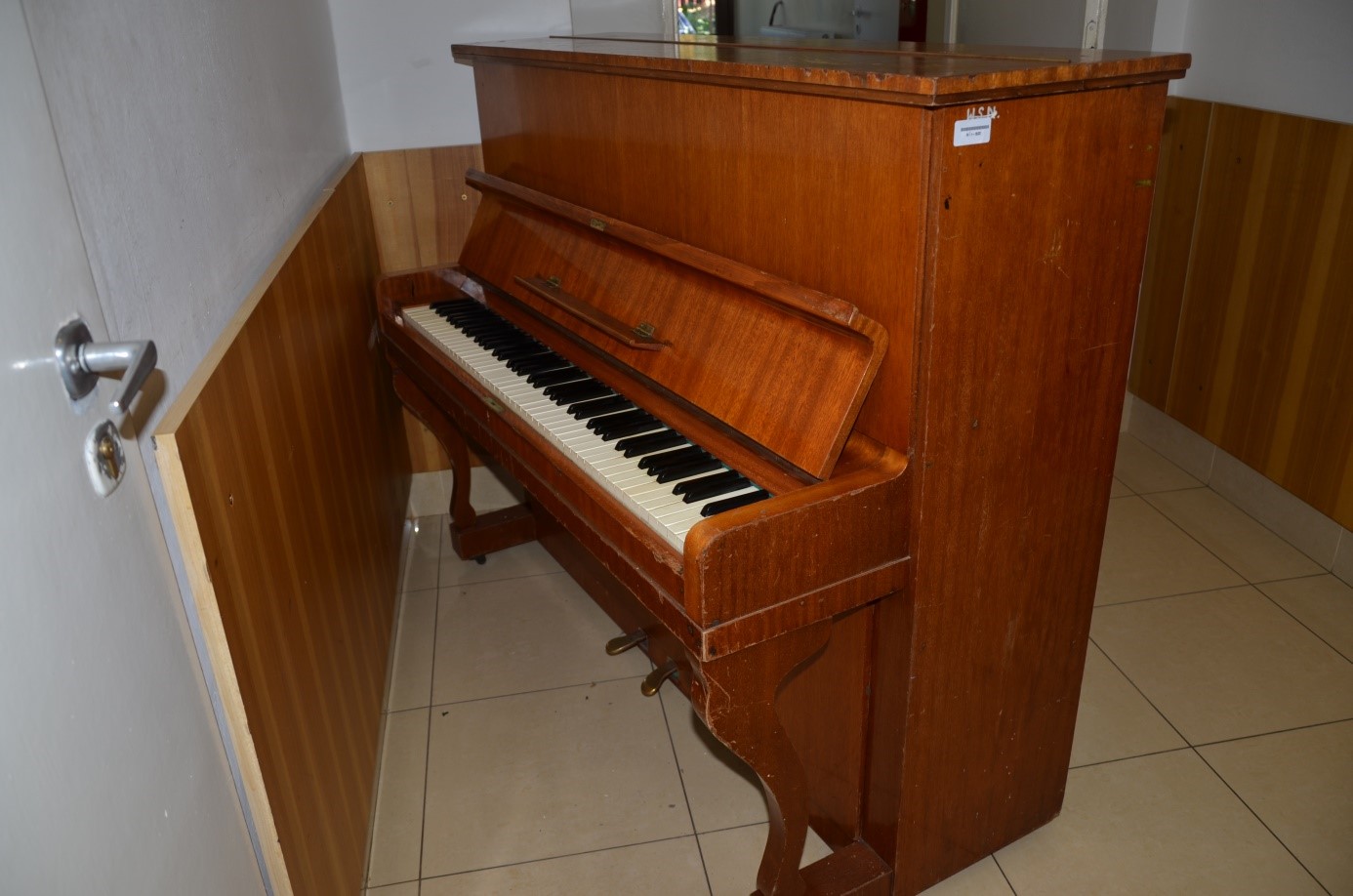 Pianino Legnica 120.jpg