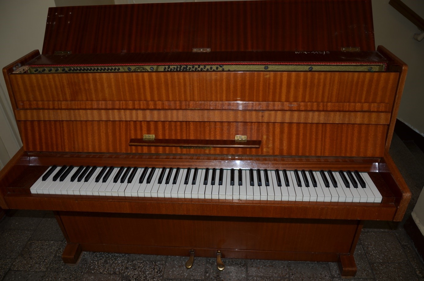 pianino Legnica M-100 - nr 47175.jpg