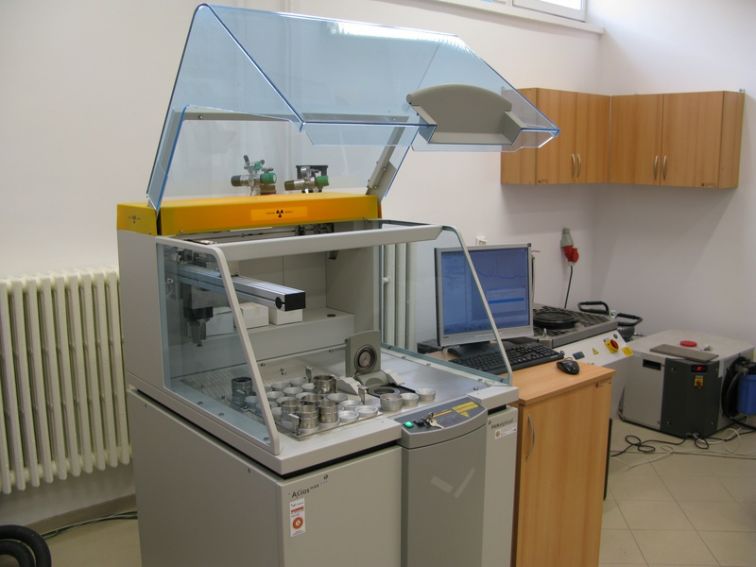 Spektrometr Fluorescencji Rentgenowskiej (XRF)