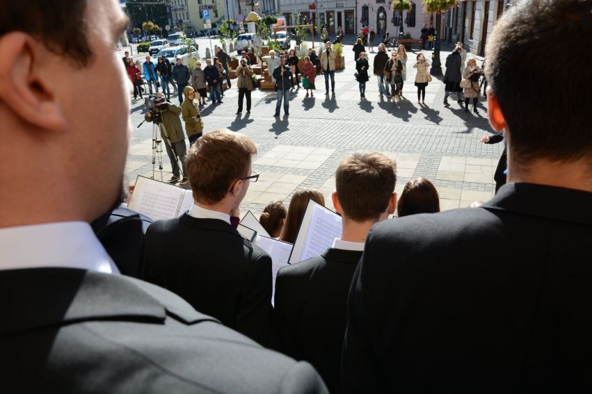 Flash mob w wykonaniu lubelskich Chórów Akademickich