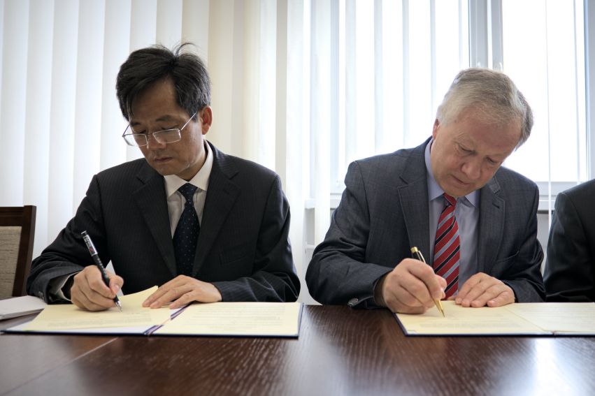 Podpisanie porozumienia między UMCS a Zhejiang University...
