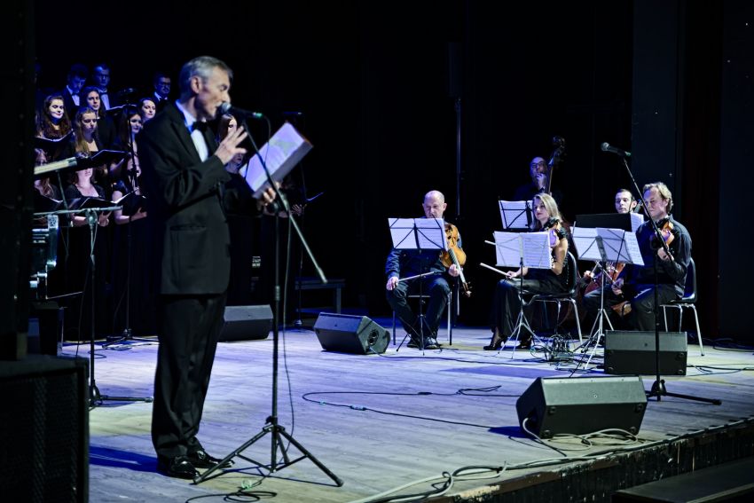 Koncert "Madame Curie" w Chatce Żaka