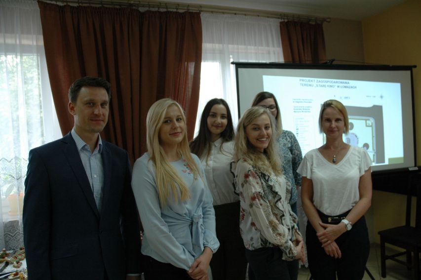Prezentacja kolejnych projektów SKNP „SmartCity” w Łomazach