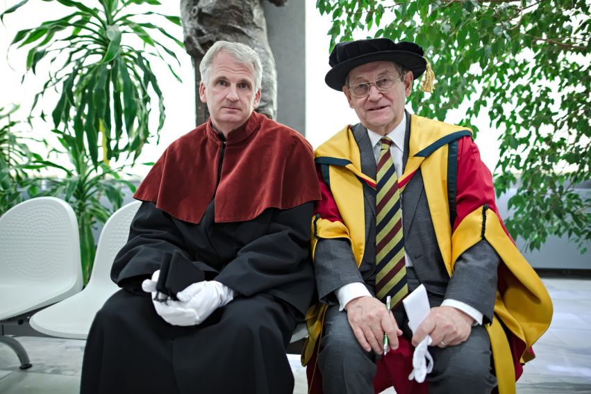 Doktor honoris causa dla prof. Snydera