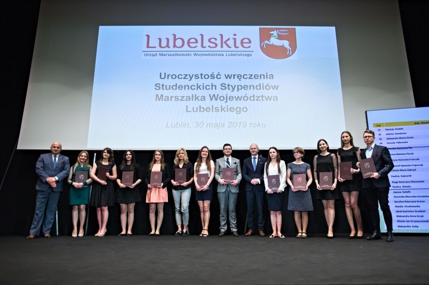 Wręczenie stypendiów Marszałka dla studentów