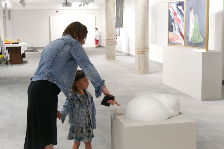  Wernisaż wystawy "Czy artystce wolno być matką?"