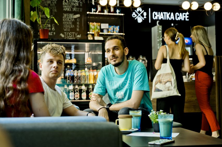  Chatka Café