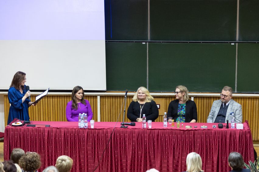 Konferencja "Maria Curie-Skłodowska, niecodzienna...