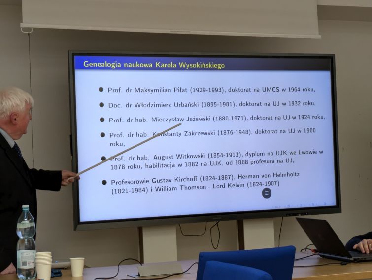 Sympozjum "Correlations, topology and...