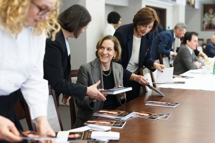 Uroczystość nadania tytułów DHC Anne Applebaum, Agnieszce...