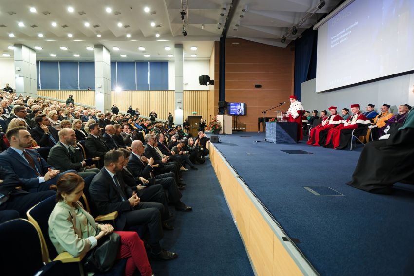 Uroczystość nadania tytułów DHC Anne Applebaum, Agnieszce...