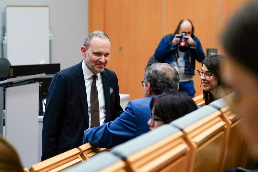 Debata z Krzysztofem Hetmanem | Premiera cyklu spotkań...