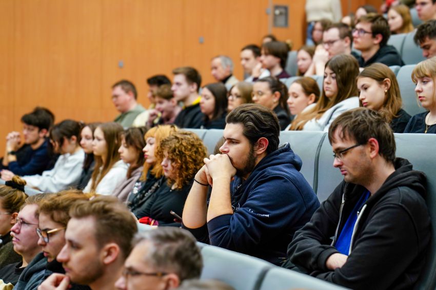 Debata z Krzysztofem Hetmanem | Premiera cyklu spotkań...