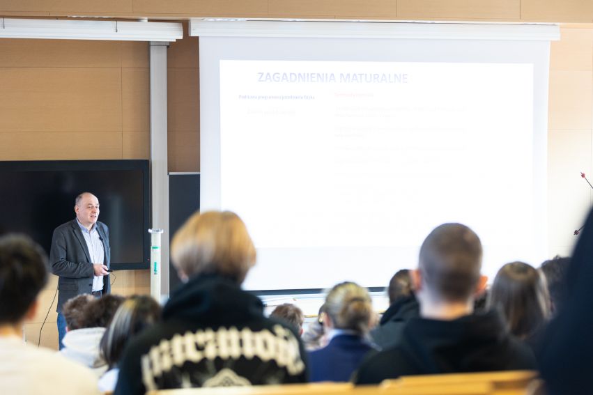 Pogotowie przedmaturalne z fizyki
