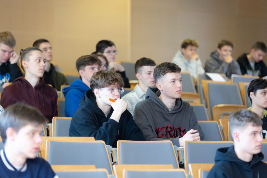 Pogotowie przedmaturalne z fizyki