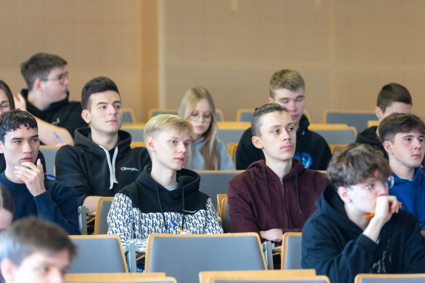 Pogotowie przedmaturalne z fizyki