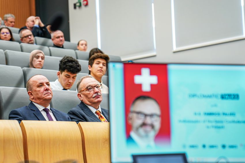 Rozmowy dyplomatyczne z Ambasadorem Szwajcarii w Polsce...