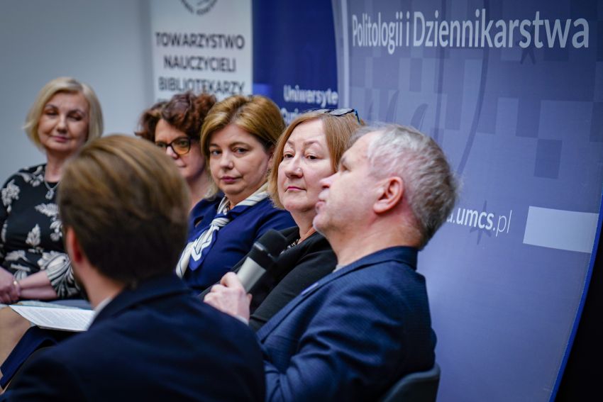 XI Lubelskie Forum Bibliologów Informatologów i...