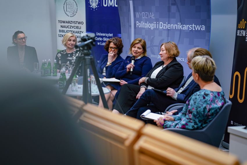 XI Lubelskie Forum Bibliologów Informatologów i...