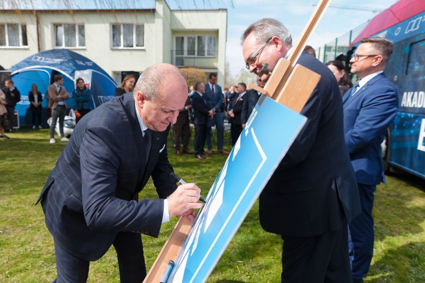 EduBus - Mobilny Demonstrator Nauki