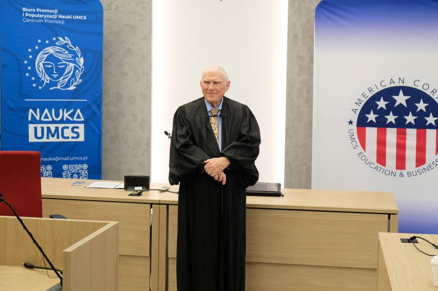 Relacja zdjęciowa z Amerykańskiego pokazowego procesu...