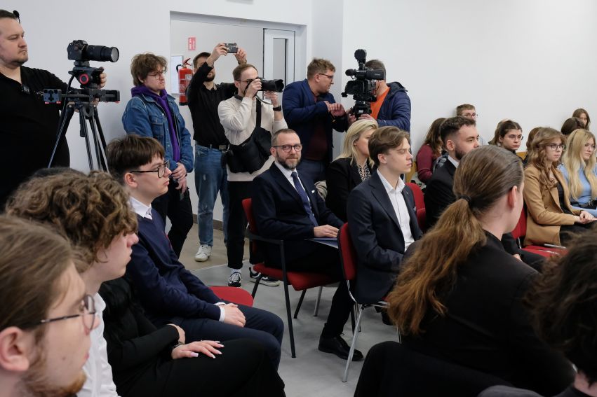 Relacja zdjęciowa z Amerykańskiego pokazowego procesu...