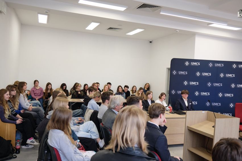 Relacja zdjęciowa z Amerykańskiego pokazowego procesu...