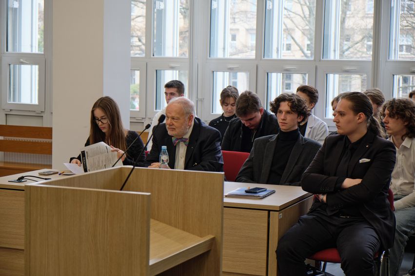 Relacja zdjęciowa z Amerykańskiego pokazowego procesu...
