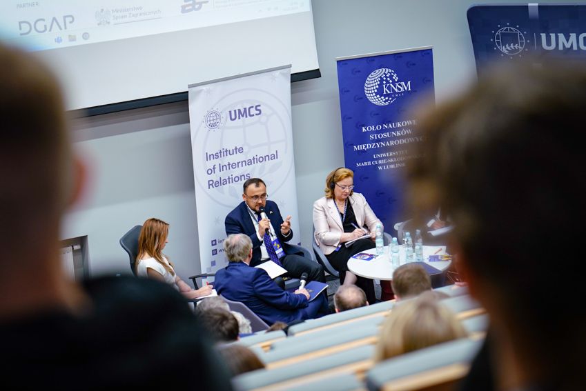 Konferencja pt. "Rozszerzanie UE czy pogłębianie...