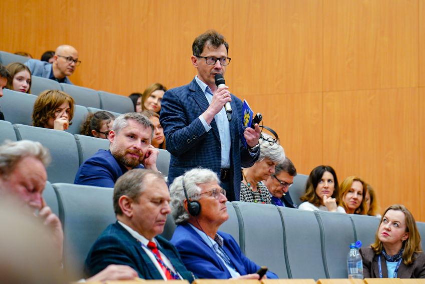 Konferencja pt. "Rozszerzanie UE czy pogłębianie...