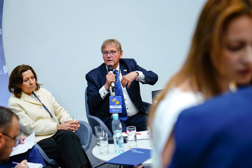 Konferencja pt. "Rozszerzanie UE czy pogłębianie...