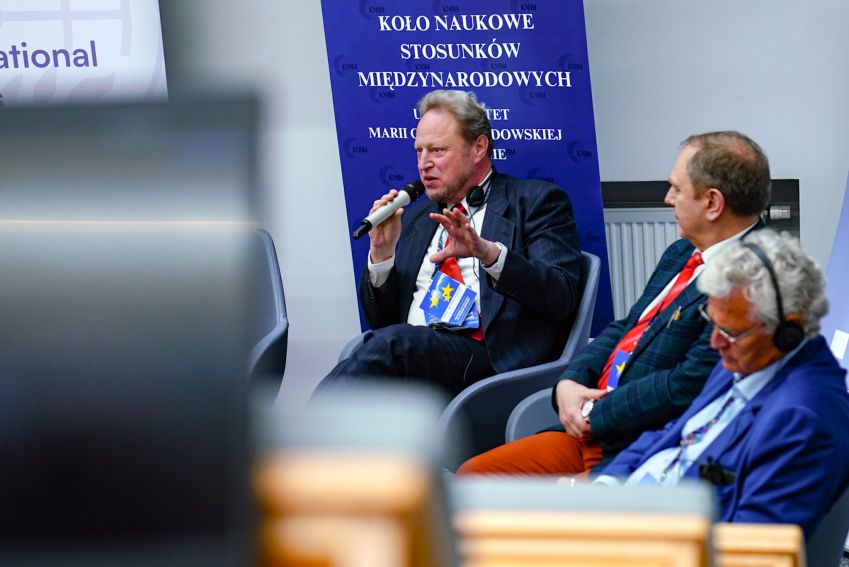 Konferencja pt. "Rozszerzanie UE czy pogłębianie...