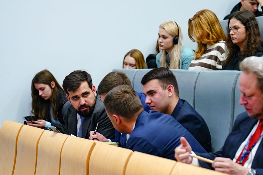 Konferencja pt. "Rozszerzanie UE czy pogłębianie...