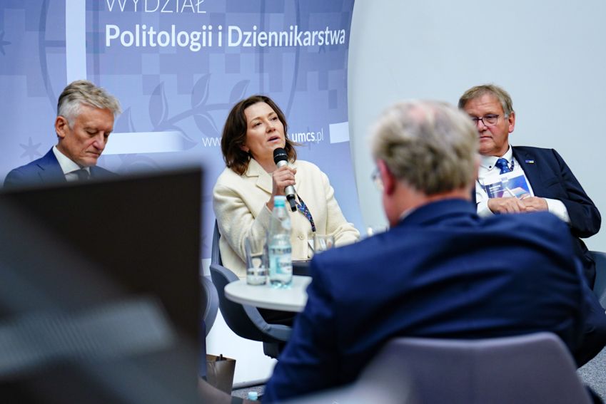 Konferencja pt. "Rozszerzanie UE czy pogłębianie...