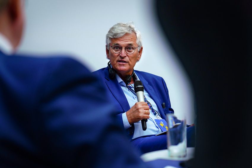 Konferencja pt. "Rozszerzanie UE czy pogłębianie...