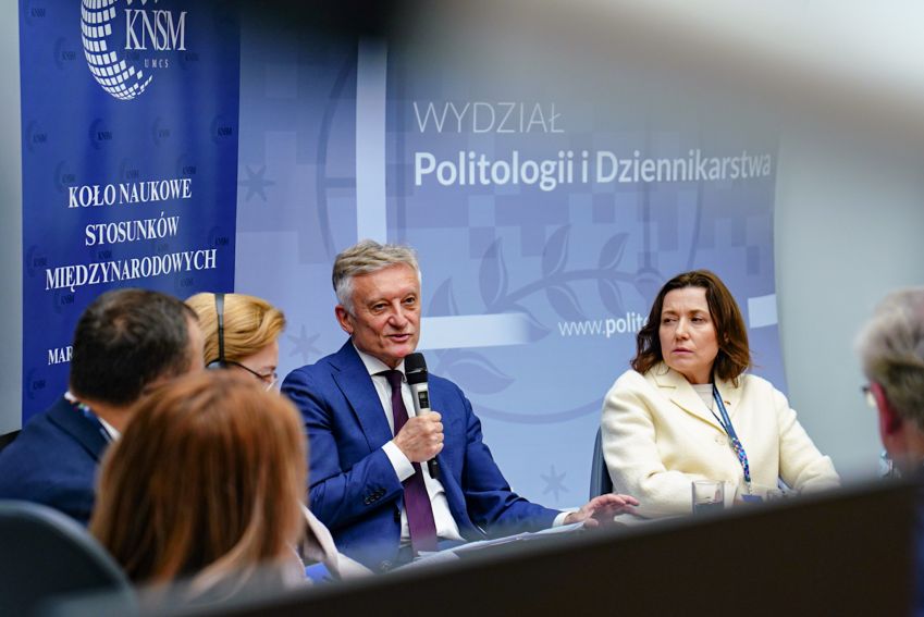 Konferencja pt. "Rozszerzanie UE czy pogłębianie...
