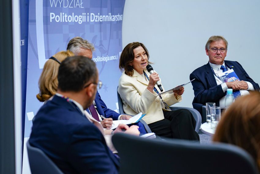 Konferencja pt. "Rozszerzanie UE czy pogłębianie...