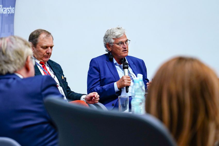Konferencja pt. "Rozszerzanie UE czy pogłębianie...