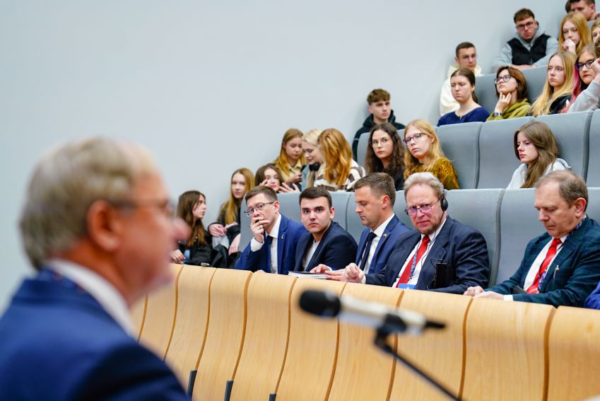 Konferencja pt. "Rozszerzanie UE czy pogłębianie...