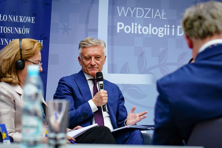 Konferencja pt. "Rozszerzanie UE czy pogłębianie...