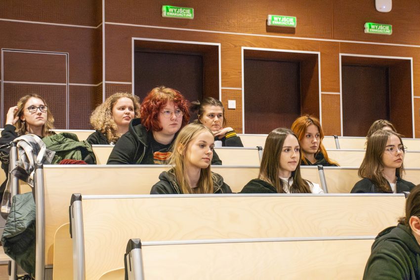 Stan badań nad empiryzmem logicznym: w setną rocznicę...