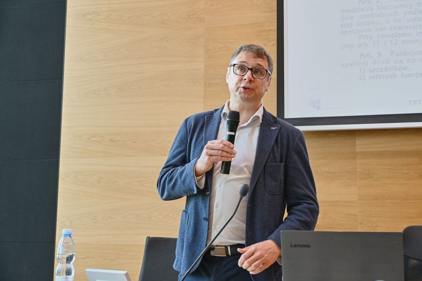 Fotorelacja z wykładu i podpisania umowy o współpracy z KSAP